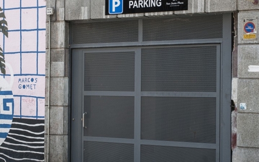 PRIVATE PARKING